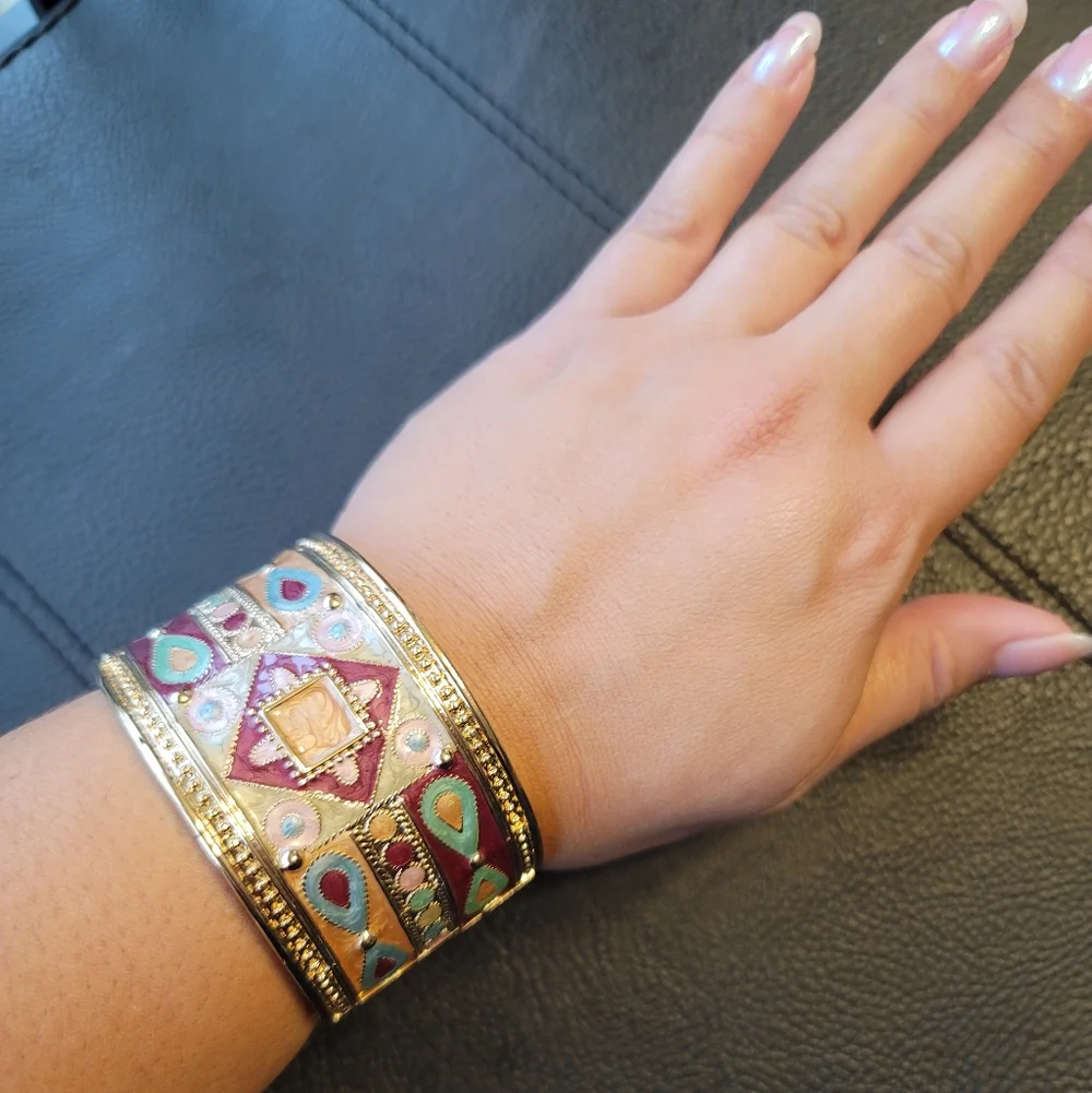 Egyptian Revival Enamel Cuff Bracelet, Goldtone, Vintage, Estate - Picture 6 of 10